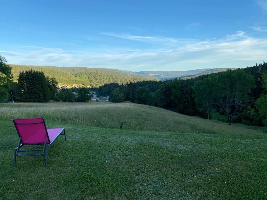 Appartement Lumineux Avec Vue Sur Les Montagnes Morbier Exterior photo