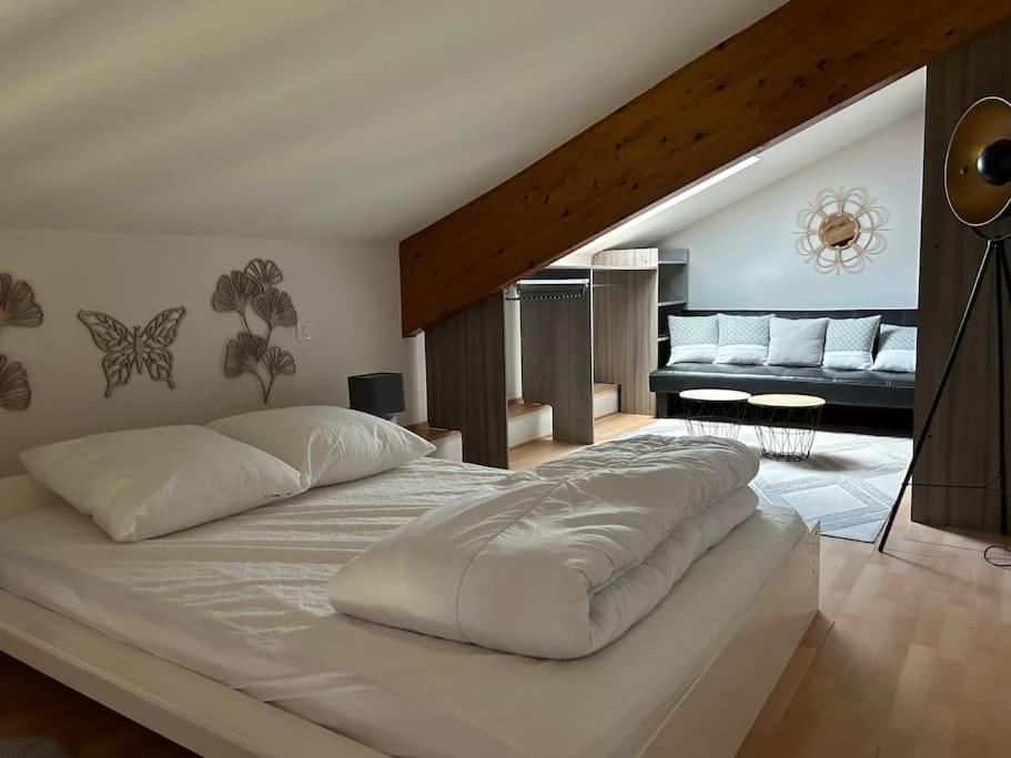 Appartement Lumineux Avec Vue Sur Les Montagnes Morbier Exterior photo